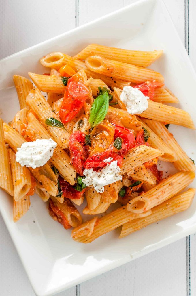 Tomato Basil Pasta Sauce with Rigatoni - Major Hoff Takes A Wife